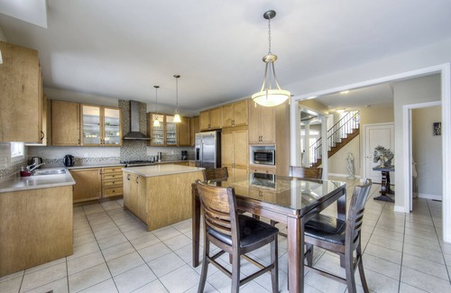 Brampton House | Fully Furnished Executive Home - Brampton (Toronto) Canada