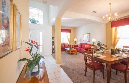 Seasons House | Games Room - Free Wifi - Private Heatable Pool & Spa - 15 Minutes to Disney