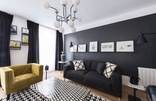 Strasbourg -Saint-Denis Apartment | Garbo, 4BR/3BA, 8 people