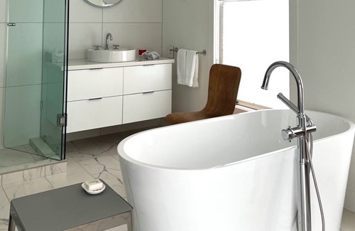 Stratford Apartment | Garret Studio at seven&nine