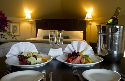 Erin Mills Hotel | Glenerin Inn