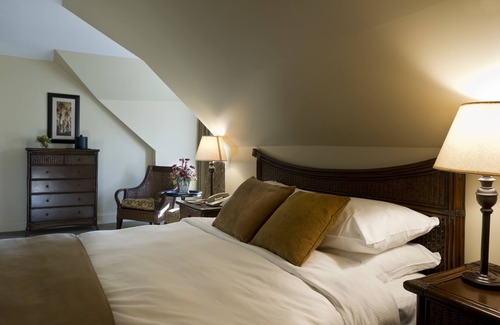 Erin Mills Hotel | Glenerin Inn