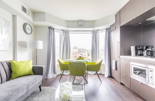 Bloor-Yorkville Apartment | GLOBALSTAY. Charming Yorkville Condos