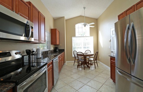 Kissimmee House | GORGEOUS POOL HOME IN QUIET TRANQUIL SETTING CLOSE TO ATTRACTIONS & OUTLETS