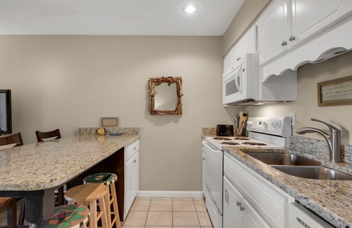 Miramar Beach House | Ground floor, Across from the Beach, Free Beach Service, Pool