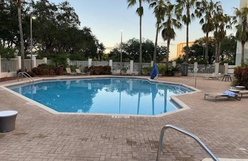 Airport North Apartment | Guest Room Near Airport Lakes Park ORL