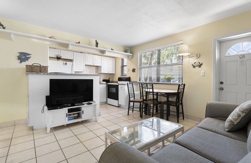 St. Pete Beach Condo | 🌿 Gulf Winds 1BR Garden Condo — Tiled Comfort & Flexible Sleeping Options