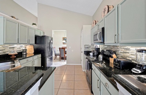 Lake Davenport Estates Villa | H&K Florida Vacation Villa, Entire Villa near Disney/Universal Theme Parks and Golf! Pool, Firepit,
