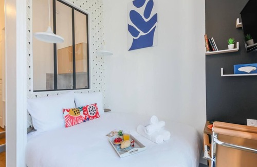 Chaussee-d'Antin Apartment | Haussmann - La Fayette 37: cosy apt. for 2