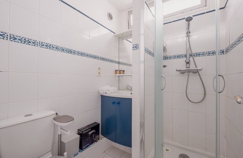 Grenelle Apartment | Home Comforts by the Eiffel Tower, by Veeve