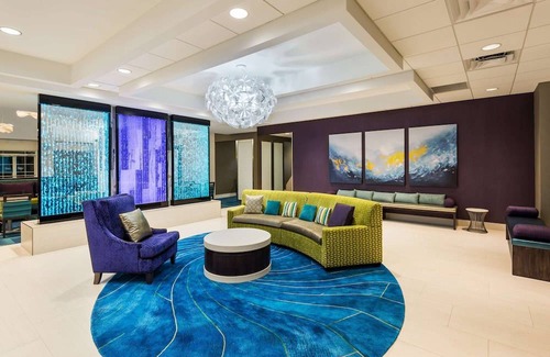 Florida Center Hotel | Homewood Suites by Hilton Orlando-Nearest to Universal Studios