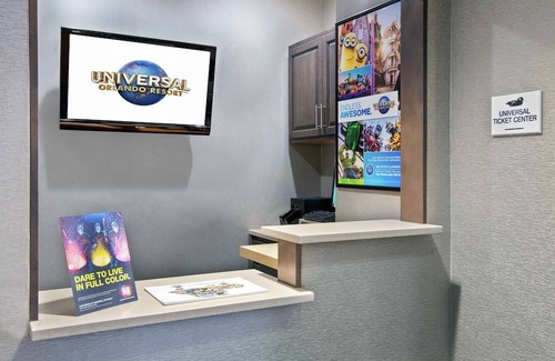 Florida Center Hotel | Homewood Suites by Hilton Orlando-Nearest to Universal Studios