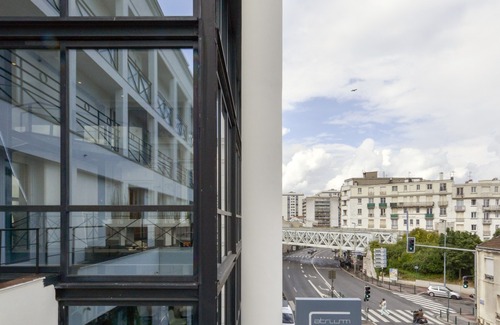 Suresnes Hotel | Hotel Atrium