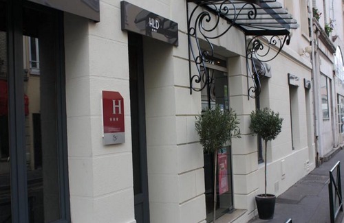 Puteaux Hotel | Hotel Dauphin