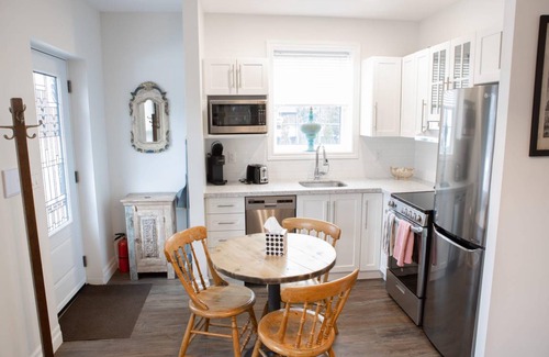 Burlington House | House ∙ 2 bedrooms ∙ 3 guests