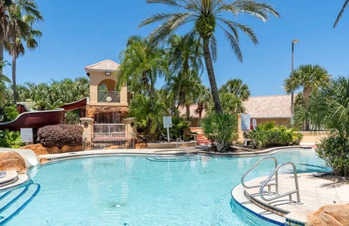 Regal Palms House | House ∙ 4 bedrooms ∙ 10 guests