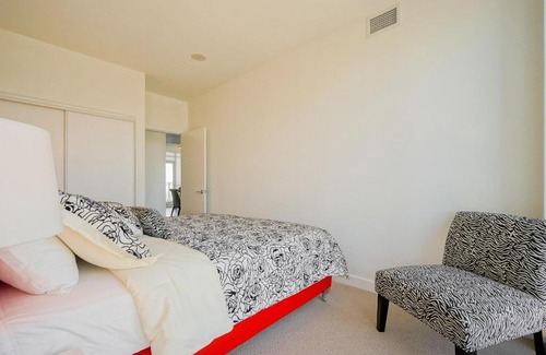 CityPlace Apartment | Hydewest - Capreol Luxury Furnished Penthouse Apartment