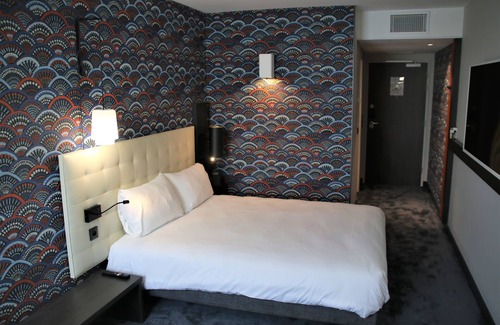 Puteaux Hotel | ibis Styles Puteaux Paris La Defense