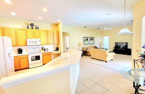 Highlands Reserve House | Immaculate Spacious Villa.No rear neighbors,Games Room,office,Large pool,hot spa