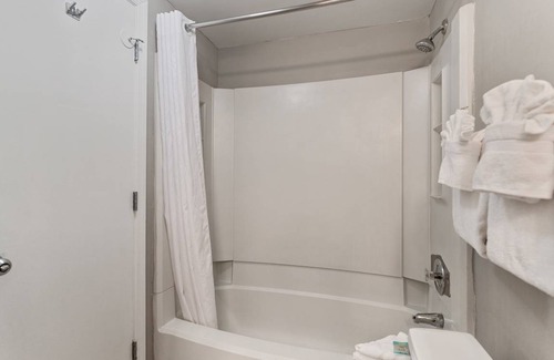 Florida Center Condo | International Drive - Two Bedroom Condo with Balcony