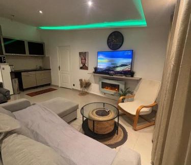 Villemomble Apartment | Jacuzzi House - 1-Bed & Parking - Villemomble, Paris