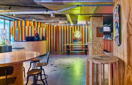 Charonne Hostel | JO&JOE Paris - Nation