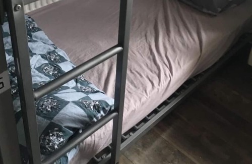 Stains Hostel | L'Arena