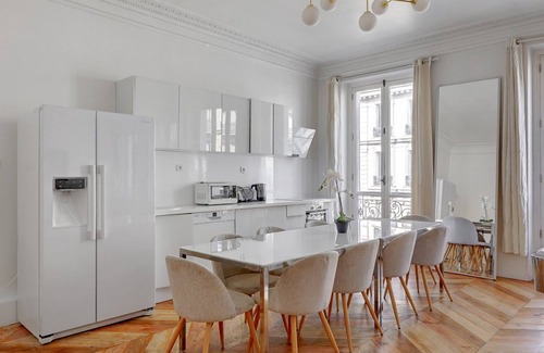 Saint-Vincent-de-Paul Apartment | L'Atelier Haussmann