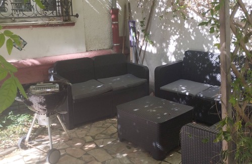 Saint-Ouen House | La Maison du Bonheur with garden and private parking in the center of Saint Ouen.