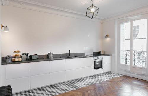 Notre-Dame-des-Champs Apartment | La Résidence du Sénateur