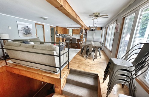 L'Amable Cottage | Lakeside Bliss Tait Lake – Cozy 3 Bed Cottage with Hot Tub & Private Waterfront!