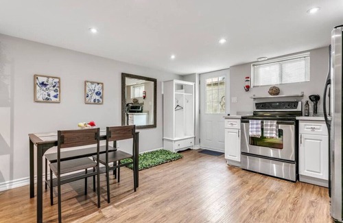 Lakeview Apartment | Lakeside Retreat near Toronto