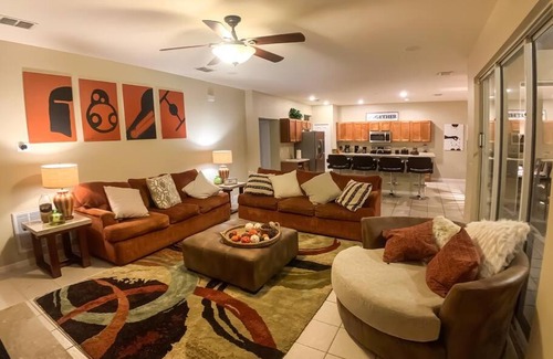 Bellavida House | Large 6 Bedroom Home Near Disney World - Private Pool, Hot Tub and Grill
