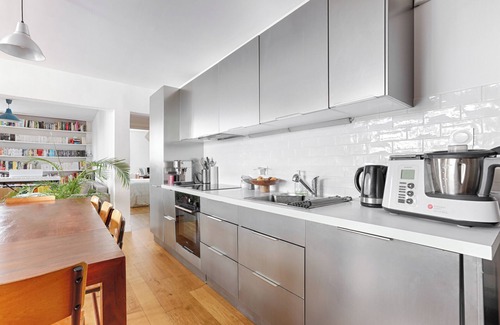 Flandres Apartment | Large apartment in the center of Paris. Ideal for families (10 people!)