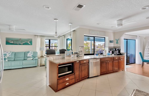 Apollo Beach House | Last minute fall cancellation=fall Special