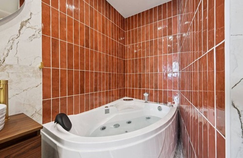 Saint-Thomas-d'Aquin Apartment | Lavie Maison : AC Hot Tub