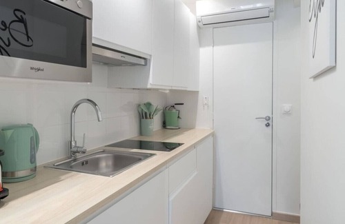 Strasbourg -Saint-Denis Apartment | Lavie Maison: Paris A/C Retreat