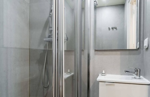 Strasbourg -Saint-Denis Apartment | Lavie Maison: Paris A/C Retreat