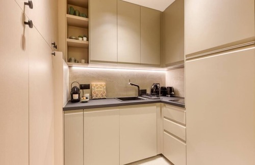 9th Arrondissement Apartment | Les Reflets des Martyrs