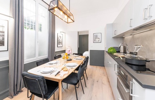 Quartier du Faubourg-Montmartre Apartment | LivinParis | Luxury 3 Bedrooms Opera I
