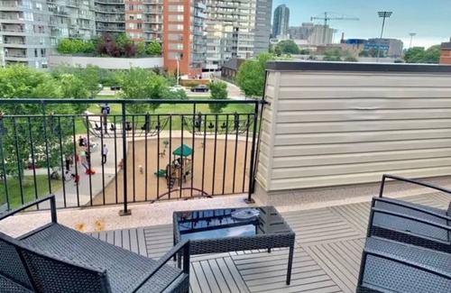 Beaconsfield Village House | Location Location Location!