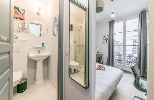 Palais-Royal Apartment | Louvre - Richelieu 217: cosy flat for 2
