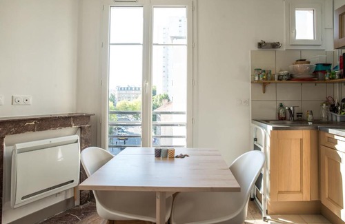 Belleville Apartment | Lovely apt next to the Belleville park
