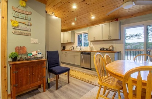 Bancroft Cottage | Lucerne Lookout - Four Bedroom Cottage, Sleeps 8