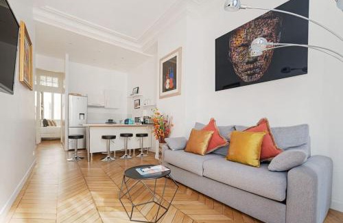 Palais-Royal Apartment | Luxe 1-BR Gem Louvre & Opera