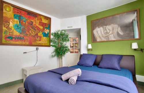 Quartier de la Monnaie Apartment | Luxurious 2 Bedrooms Saint Michel Notre Dame Augustins Free Netflix