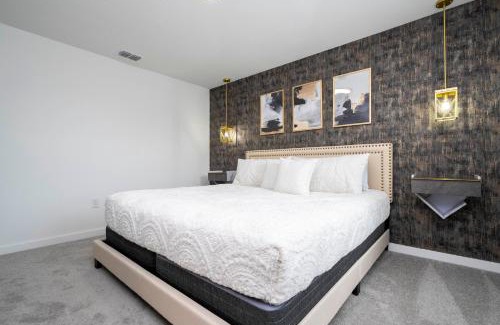 Bay Lake House | Luxury 3 Bed Home up to 8 guests- The Hub - 3236 TT