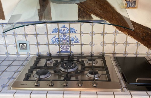 Marais Apartment | Luxury Affordable Vacation Home in Paris, Marais
