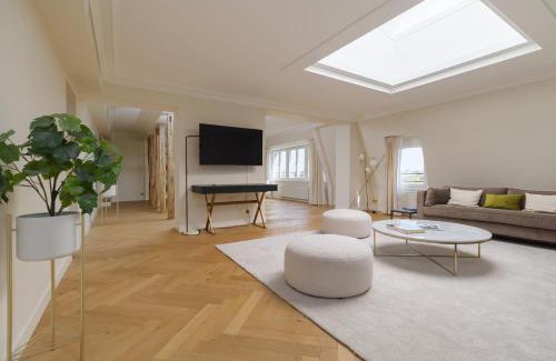 Champs-Elysees Apartment | Luxury apartments - Avenue Montaigne