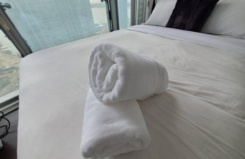 Toronto Entertainment District Apartment | Luxury Condo 2bed Downtown Toronto